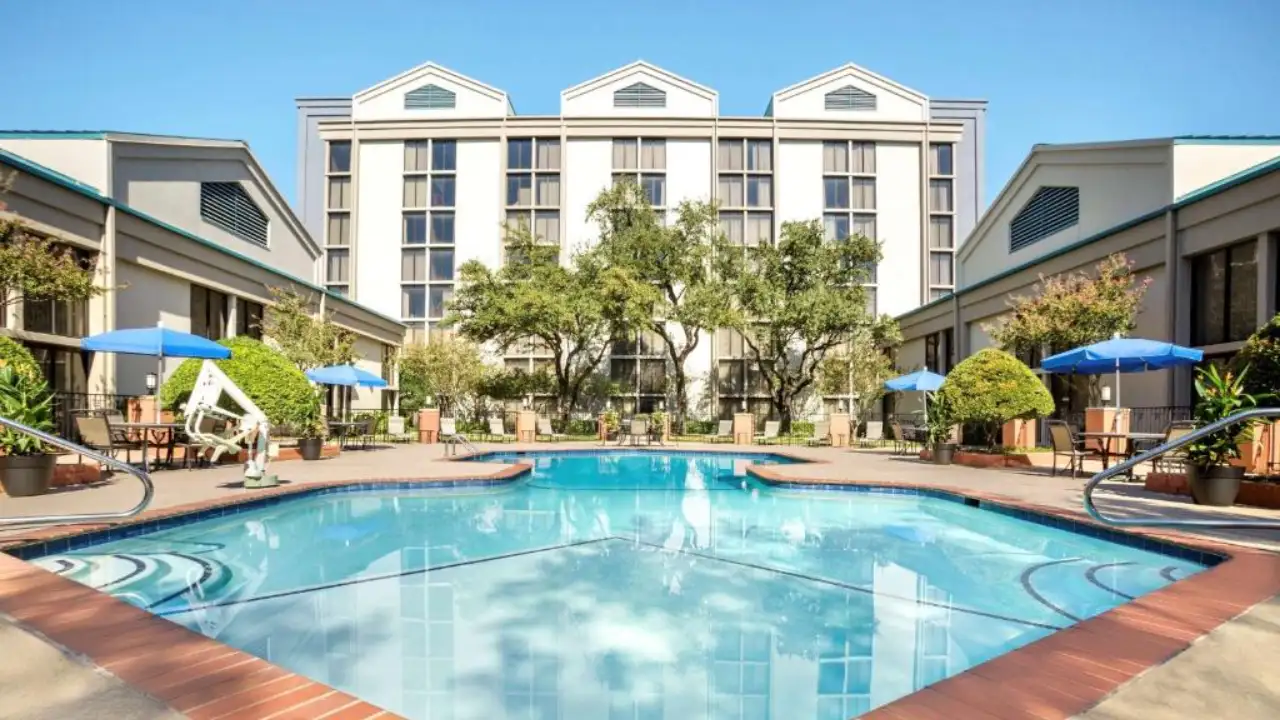 Top 50 Best Hotels near Denver Airport: Distance, Amenities, and Pricing